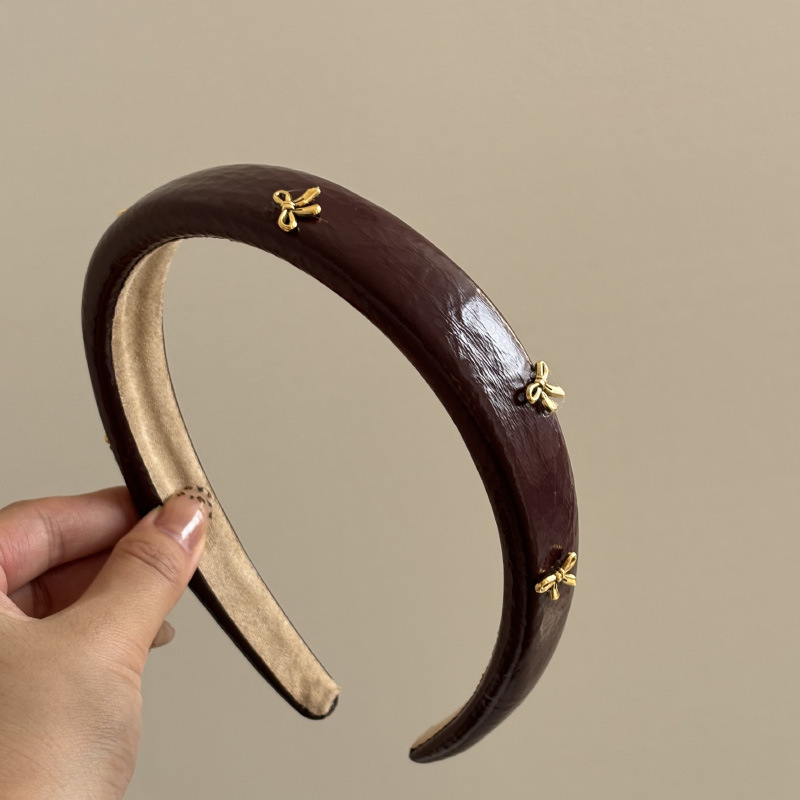 Retro leather atmosphere golde - Leatherwork Pony review and price